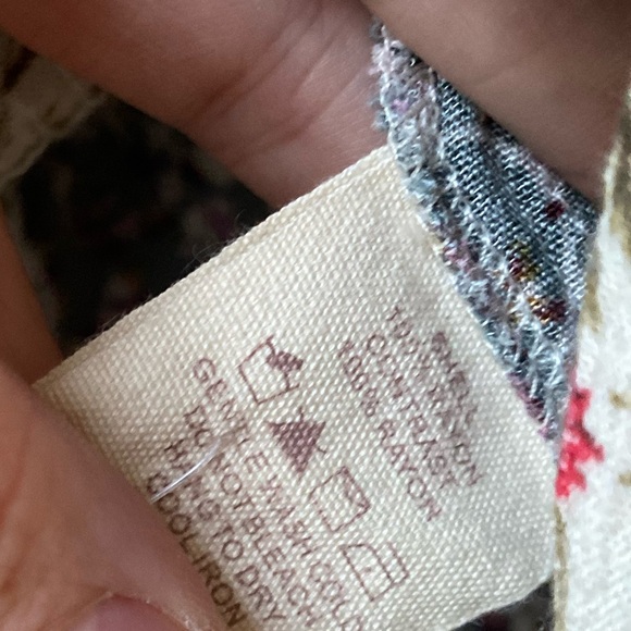 NWOT MYSTREE Floral Bell Sleeve Button Front Blouse XS - Picture 6 of 9